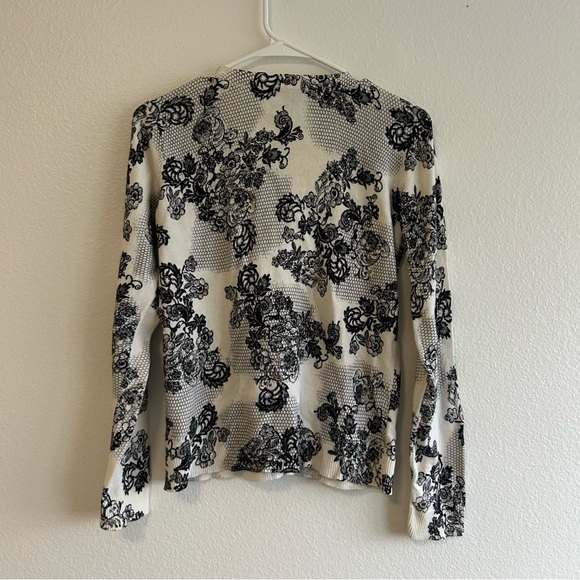 Floral Black and White Women's cardigan Top - Picture 2 of 5